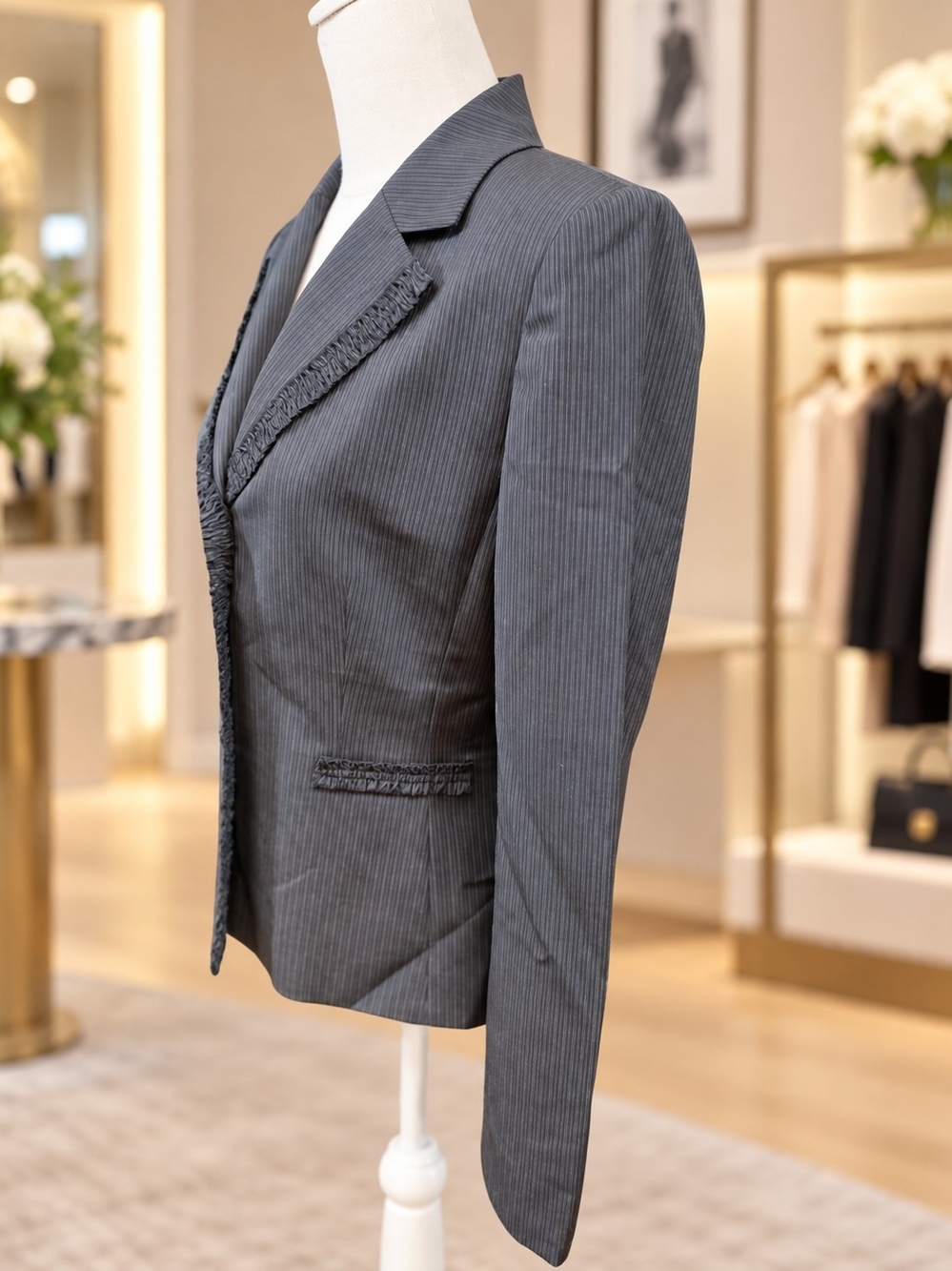Tahari Size 8 Charcoal Pinstripe Wool Blazer Fringe Trim 3 Button - Picture 6 of 10